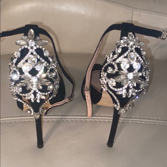 Black Elegant Heels - Picture 1 of 2